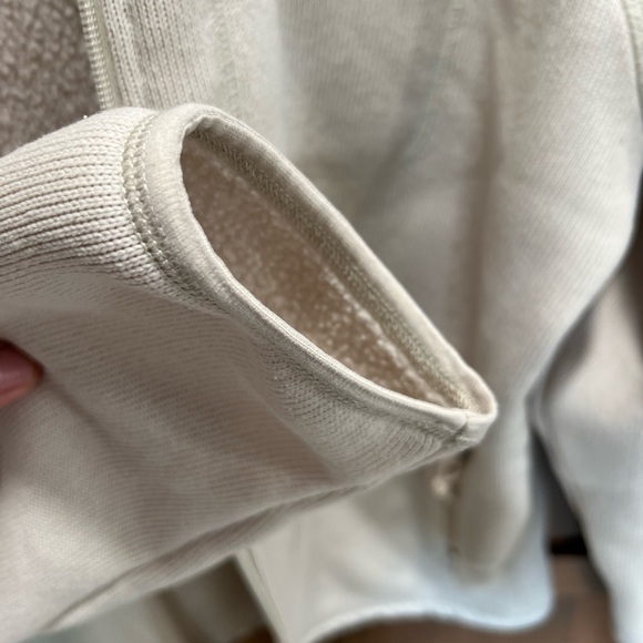 Like new!! The North Face men’s XL Gordon
Lyons Full Zip Fleece Sweater
Jacket - Picture 9 of 14